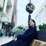 Wakana Matsumoto Instagram - ONE DAY 〜聖夜のから騒ぎ〜 本日からスタートです 3つのドラマが絶妙に交差しひとつの大きな物語になっています 私は逃亡編に出演しております 逃亡犯を追う神奈川県警捜査一課主任警部補 狩宮カレン とにかく追っています めちゃくちゃ走っています 毎日汗だくで撮影しています でも涼しい顔しながらみんな走ってるし追っています 俳優って感じです 今日は19時から放送のネプリーグにも逃亡編のみんなと出演しています 2時間スペシャルなのでそのまま21時のドラマ放送まで続けて見ていただけると嬉しいです 12月24日のたった1日のお話 お楽しみに