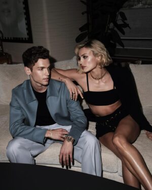 Wallis Day Instagram - 🖤