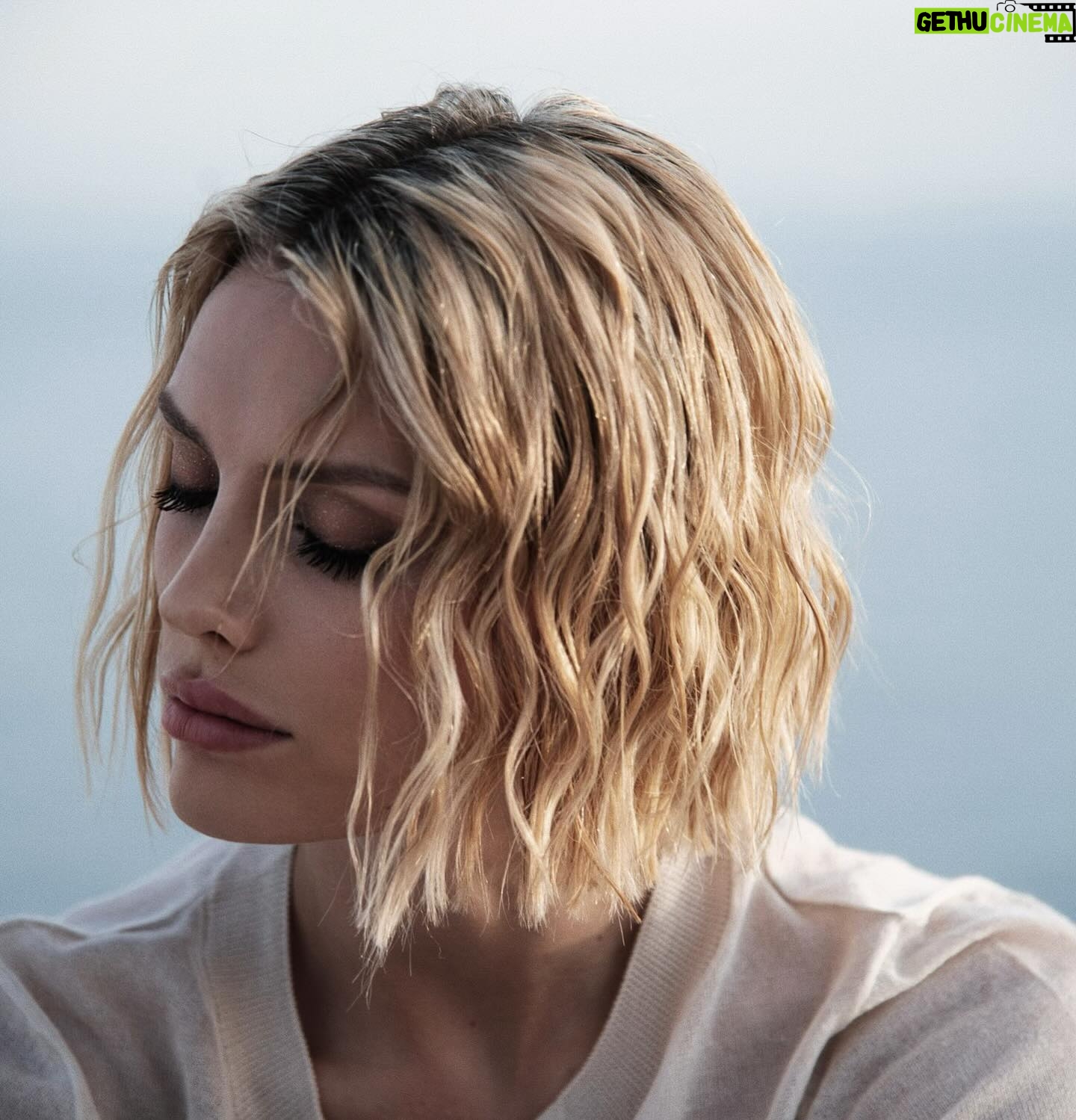 Wallis Day - 4.6K Likes - back in my element 🌊