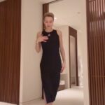 Wallis Day Instagram - grwm for dinner on holiday 💎🌴