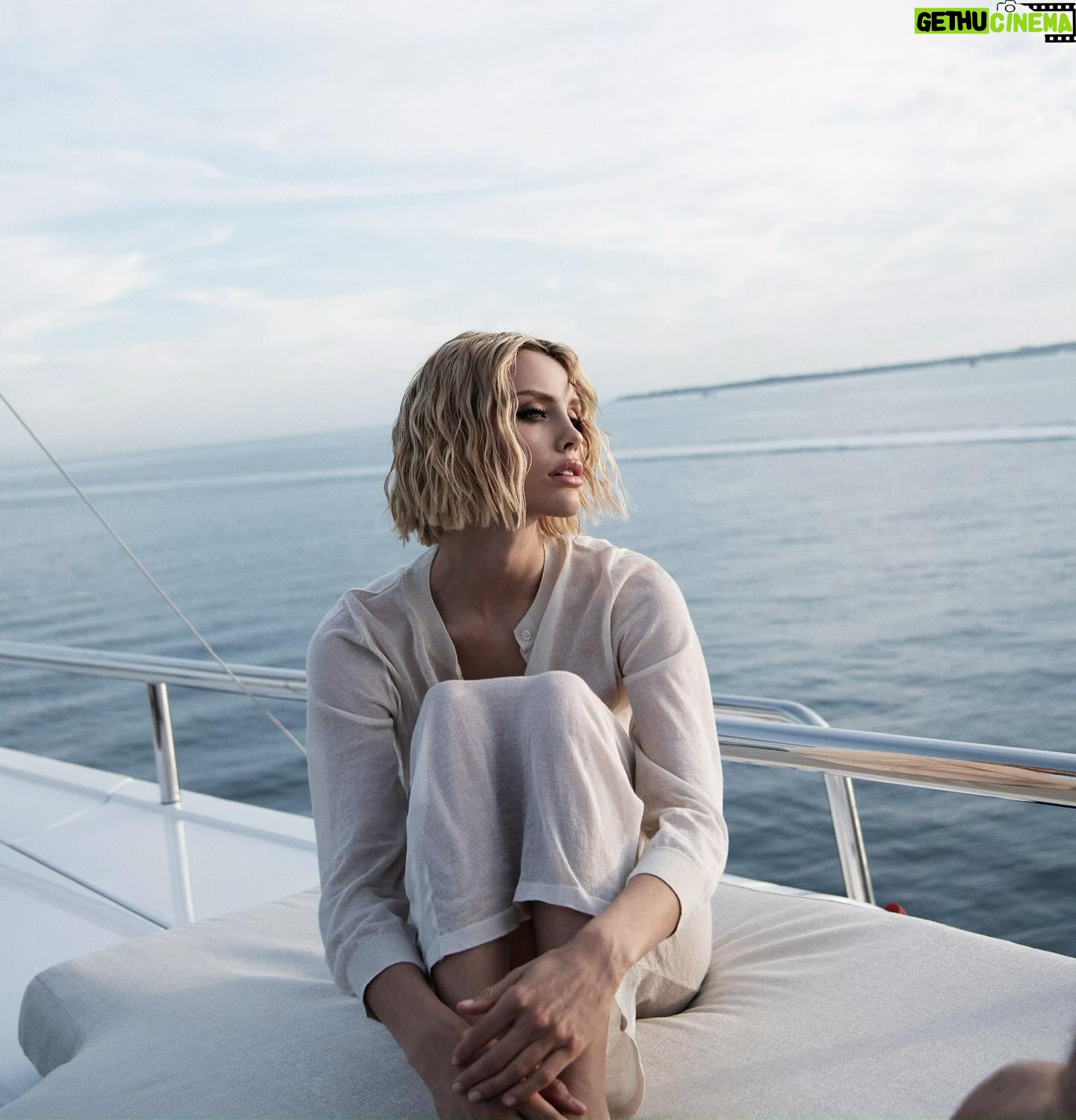 Wallis Day - 4.6K Likes - back in my element 🌊