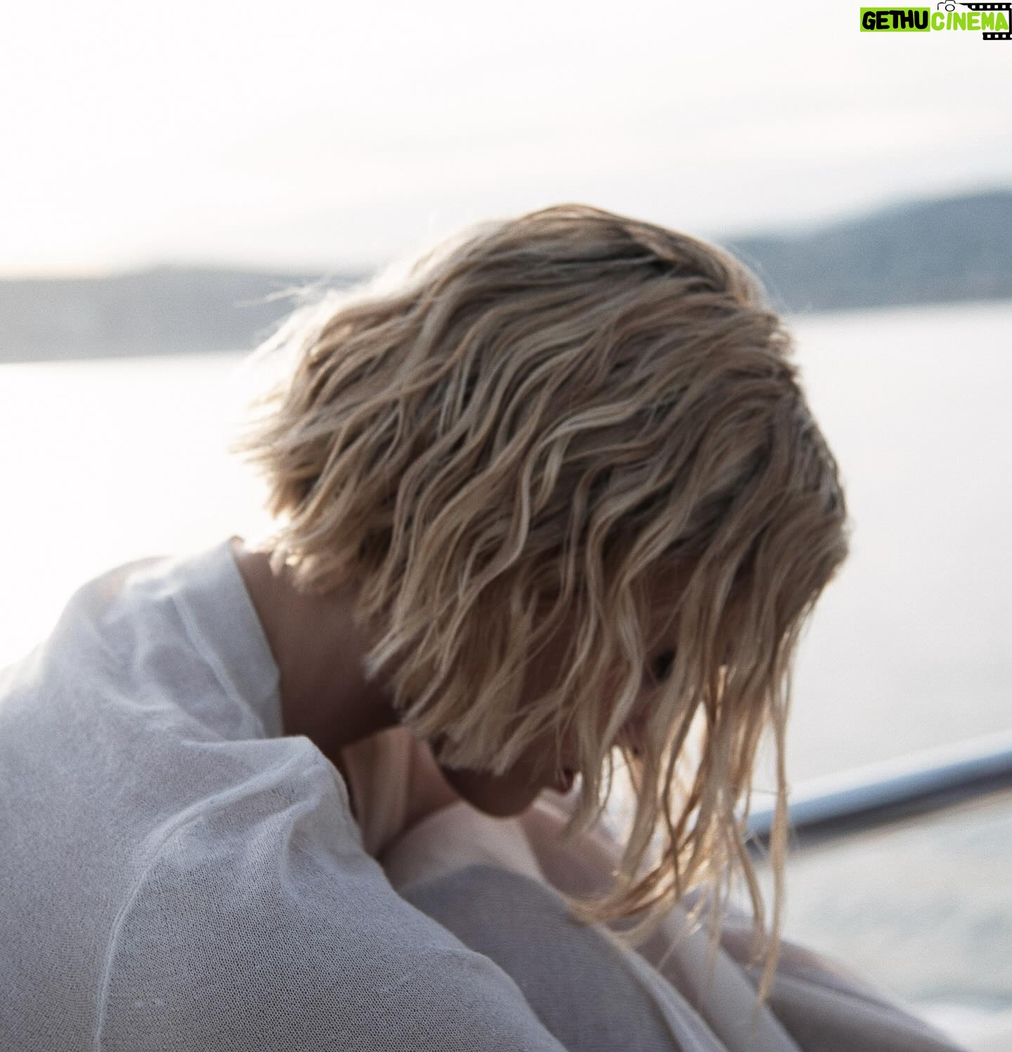 Wallis Day - 4.6K Likes - back in my element 🌊