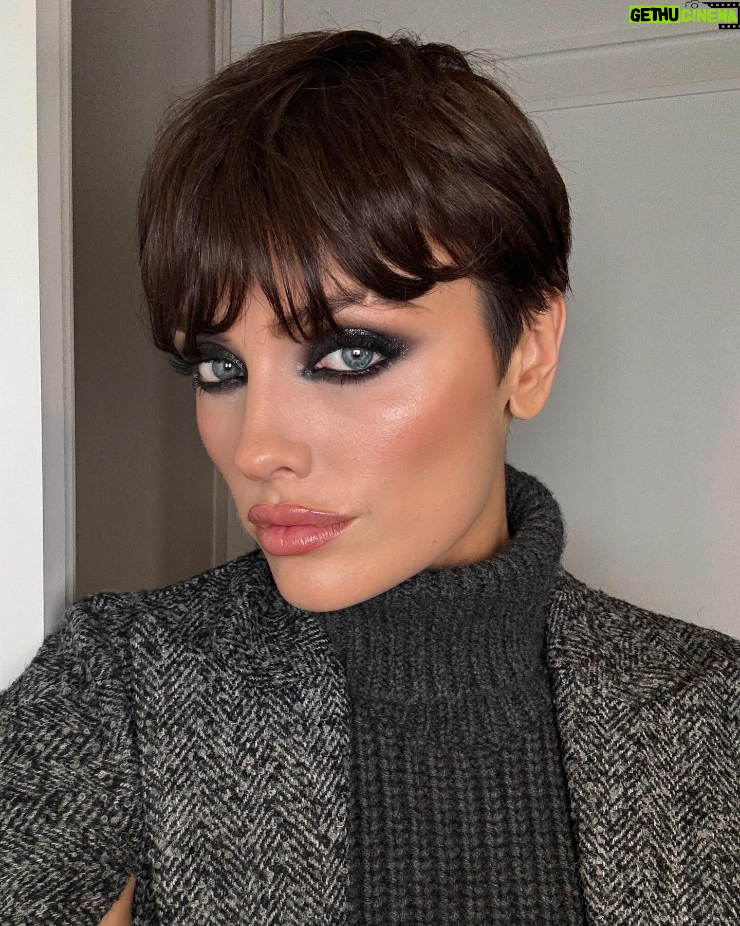 Wallis Day - 4.6K Likes - @michaelkors 🩶