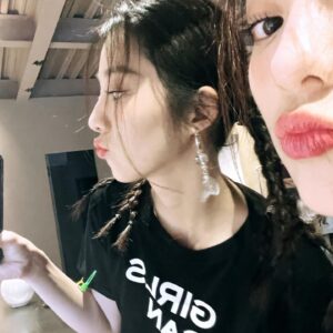 Wan Peng Instagram - 存货量很大👀