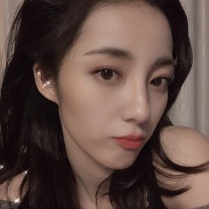Wan Peng Instagram - 好久不见…💜