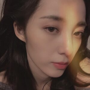 Wan Peng Instagram - 好久不见…💜