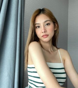 Waratthaya Wongchayaporn Instagram - @ssenseclinic  เป็นอีกที่ที่ไว้ใจให้โบหน้าผากและที่ชอบอีกอย่างคือโบลดเหงื่อใต้วงแขน  หมอซันคือเริ่ดโบมาแล้วไม่ตึงเกินและแก้ปัญหาได้ตรงจุดแบบพอดีมากๆ 🤗