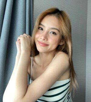Waratthaya Wongchayaporn Instagram - @ssenseclinic  เป็นอีกที่ที่ไว้ใจให้โบหน้าผากและที่ชอบอีกอย่างคือโบลดเหงื่อใต้วงแขน  หมอซันคือเริ่ดโบมาแล้วไม่ตึงเกินและแก้ปัญหาได้ตรงจุดแบบพอดีมากๆ 🤗