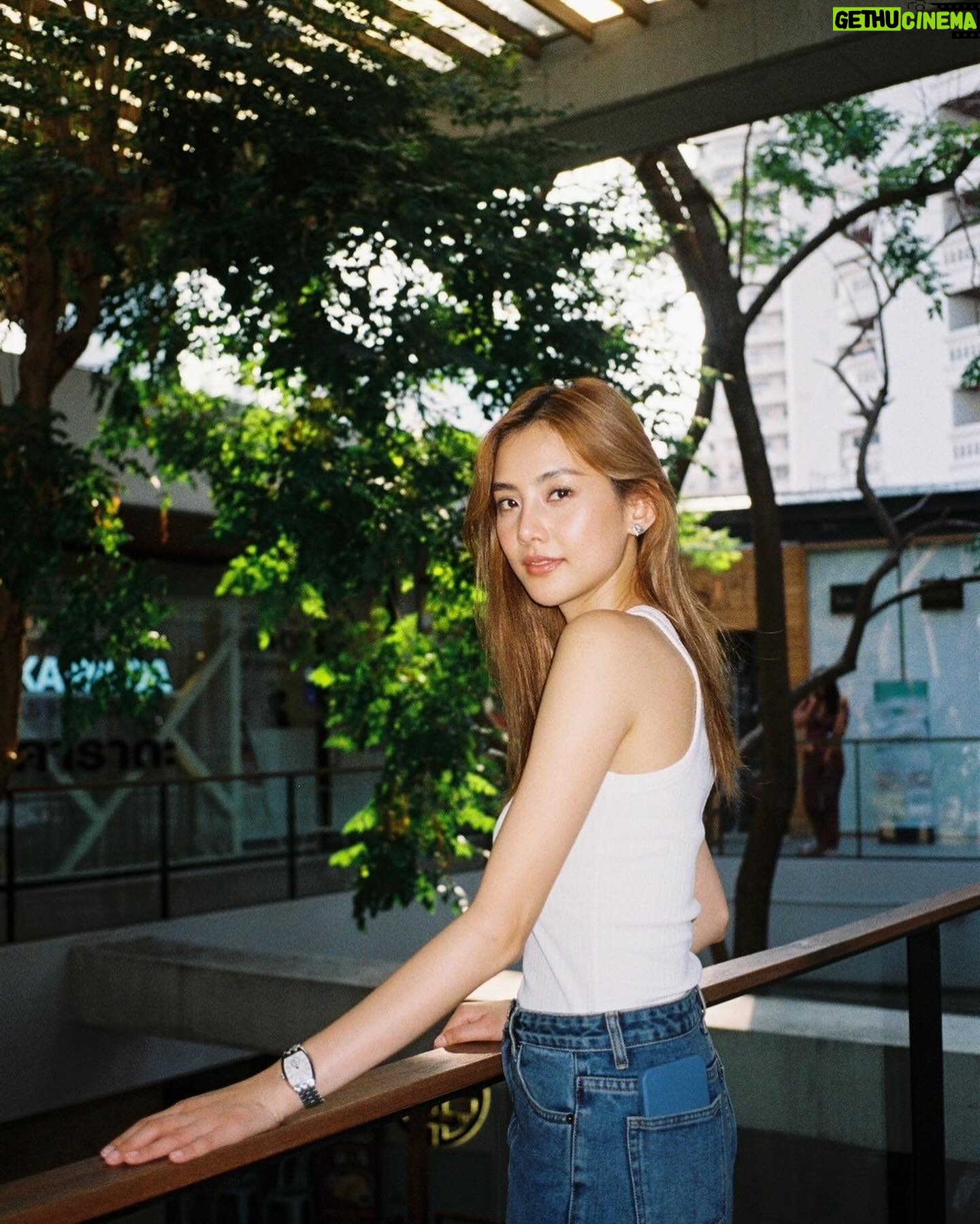 Waratthaya Wongchayaporn Instagram - 🌧️