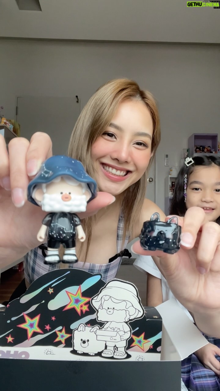 Waratthaya Wongchayaporn Instagram - แกรรร โดนลุงOHO ตกแล้ววว น่ารักมากกก ชอบบ หลานก็ชอบมาก ใครยังไม่เคยจุ่มลุงอยากให้ลองเปิดใจ งานดีน่ารัก 😍 #suplay #heydolls #uncleoho @suplaymart