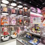 Waratthaya Wongchayaporn Instagram - พรุ่งนี้พบกัน! POP MART Flagship Store แห่งที่ 2 สาขาใหม่ ที่เซ็นทรัลลาดพร้าว!! ตั้งแต่ 9 กพ 24 💕 อลังการงานสร้าง กับคอนเซ็ปต์ใหม่สีชมพูแห่งเดียวในโลก พบ Giant Crybaby Dressing Room ที่ทุกคนต้องเซลฟี่ และสินค้าที่เปิดตัวที่นี่ที่แรกในโลก!! บอกเลยสินค้าแรร์ คอลฯ Comeback คอลฯ ลิมิเต็ดเพียบ มากันเยอะๆนะ @popmartth #popmartth #POPMARTThailand #popmartatcentralladprao #popmartglobal #popmart2ndflagshipstore #Centralladprao