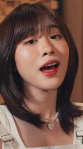 Warisara Jitpreedasakul Instagram - ระบายออกมาให้หมดได้เลยนะ 🥺🖤 ระบายมา (paint the pain) - JIXGO x Bell Warisara Youtube🖇 : marr music content #ระบายมา #JIXGO #BellWarisara #ระบายมาโปรเจค