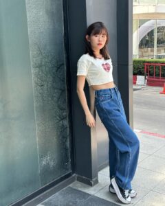 Warisara Jitpreedasakul Instagram - รักโลก=ซื้อเสื้อเพื่อนนุหน่อยค้าบ ♻️🤏🏻( @toocutetowaste ) เสื้อที่recyclingมาจากเศษผ้าและขวดพลาสติก ผ้าข้าวม้าที่สนับสนุนมาจากชุมชนคนไทยด้วยกัน! มันเริ่ดเกิน ซื้อเลยย🫶🏻