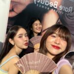 Warisara Jitpreedasakul Instagram – ; 𝐇𝐎𝐔𝐒𝐄 𝐎𝐅 𝐒𝐄𝐏𝐇𝐎𝐑𝐀 
(𝐆𝐥𝐢𝐭𝐭𝐞𝐫.𝐆𝐥𝐨𝐬𝐬.𝐆𝐥𝐚𝐦⋆˚✿˖°)

Spring Summerปีนี้ @thaisephora ทำถึงมากกกกๆ รักมากก🌴🏄🏻‍♀️🎨!

#SephoraTH​
#HouseofSephoraTH​
#SephoraTHSpring24​
#ChandonTH