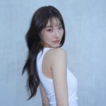 Warisara Yu Instagram - hello ทุกคนนน วันนี้จิงจะมารีวิวนะ เนื่องจากถ้าใครที่ติดตามผลงานของจิงมา จะรู้ว่าจิงได้เกิดอุบัติเหตุ เดินกึ่งวิ่งชนกระจก ทำให้กระดูกจมูกจิงหัก และเบี้ยวไปทางซ้าย บวกกับ จิงเป็นภูมิแพ้หนักมาก คุณหมอยังถามเลยว่า หายใจสะดวกได้ยังไง 😅 จิงก็เลยคิดว่าถึงเวลาแล้ว ที่จิงอยากจะสวยมั่นใจขึ้น และ แก้ปัญหาเหล่านี้ เพราะมันมีผลกับการทำงานและใช้ชีวิตในทุกๆวัน จิงเลยทำการหาข้อมูลมาหลายๆ โรงพยาบาล จนกระทั่งจิงชอบ ผลงานของ @louvre.th คุณหมอยุน จิงได้ทำการเหลากระดูกฐานที่หักและเบี้ยว และทำการเสริมแค่ปลายจมูก โดยใช้ กระดูกซี่โครงตัวเองค่ะ ตอนนี้ผ่านมา 1 เดือนนิดๆแล้ว พอใจกับผลลัพธ์ที่ออกมามากๆค่ะ ใครที่สนใจอยากทำจมูก จิงแนะนำที่โรงพยาบาล Louvre กับคุณหมอยุนเลยยย จิงทำกับทางโรงพยาบาล Louvre โดยตรงเลยนะคะ(ไม่ได้ผ่านเอเจนซี่) ใครสนใจสามารถทักไปสอบถามที่ช่องทางหลังของโรงพยาบาลได้เลยค่ะ Line Official : @289darnw Instagram : @louvre.th **** ไม่อนุญาติให้นำรูปไปใช้ทุกกรณี****