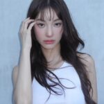 Warisara Yu Instagram - hello ทุกคนนน วันนี้จิงจะมารีวิวนะ เนื่องจากถ้าใครที่ติดตามผลงานของจิงมา จะรู้ว่าจิงได้เกิดอุบัติเหตุ เดินกึ่งวิ่งชนกระจก ทำให้กระดูกจมูกจิงหัก และเบี้ยวไปทางซ้าย บวกกับ จิงเป็นภูมิแพ้หนักมาก คุณหมอยังถามเลยว่า หายใจสะดวกได้ยังไง 😅 จิงก็เลยคิดว่าถึงเวลาแล้ว ที่จิงอยากจะสวยมั่นใจขึ้น และ แก้ปัญหาเหล่านี้ เพราะมันมีผลกับการทำงานและใช้ชีวิตในทุกๆวัน จิงเลยทำการหาข้อมูลมาหลายๆ โรงพยาบาล จนกระทั่งจิงชอบ ผลงานของ @louvre.th คุณหมอยุน จิงได้ทำการเหลากระดูกฐานที่หักและเบี้ยว และทำการเสริมแค่ปลายจมูก โดยใช้ กระดูกซี่โครงตัวเองค่ะ ตอนนี้ผ่านมา 1 เดือนนิดๆแล้ว พอใจกับผลลัพธ์ที่ออกมามากๆค่ะ ใครที่สนใจอยากทำจมูก จิงแนะนำที่โรงพยาบาล Louvre กับคุณหมอยุนเลยยย จิงทำกับทางโรงพยาบาล Louvre โดยตรงเลยนะคะ(ไม่ได้ผ่านเอเจนซี่) ใครสนใจสามารถทักไปสอบถามที่ช่องทางหลังของโรงพยาบาลได้เลยค่ะ Line Official : @289darnw Instagram : @louvre.th **** ไม่อนุญาติให้นำรูปไปใช้ทุกกรณี****