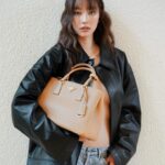 Warisara Yu Instagram - @prada #PradaGalleria 🤎