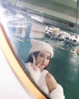 Wei Chaio Lin Instagram - 這一組恐怕是要發不完了🥹
-
最近變漂亮的小秘密：

化妝加一顆桃花痣🌸
再去 @starclinic_tw  打個 #彩衝光 / #皮秒聚焦✨

皮膚顧好 心情也好🧏🏻‍♀️