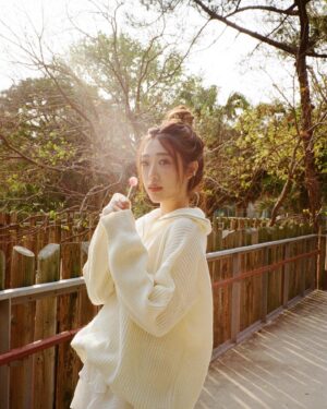 Wei Chaio Lin Instagram - 在好好愛自己的每一天裡閃閃發光✨

📷 @peggychangfilm