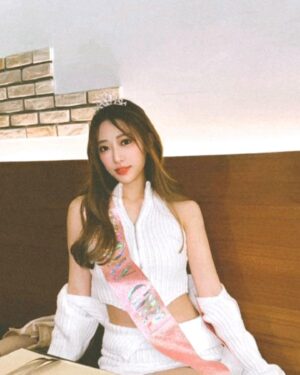 Wei Chaio Lin Instagram - It’s my birthday ❣️✨🎂🥳

感謝路上所有的相遇、離別；成長、經歷

不再奢求成為誰的小太陽
只希望開出自己的花溫暖發光🌻

接下來要繼續朝著天使之路邁進👼🏻
清理掉不適合的人、事、物

相信自己 相信直覺 相信宇宙🪐✨

心之所向，身之所往；隨心而為，隨遇而安💗🫧