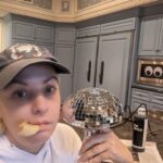 Wendi McLendon-Covey Instagram - I've been sick for 5 days. Let's (not) party.