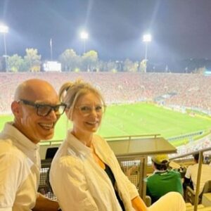 Wendy L. Walsh Instagram - Part two of my love story with Julio. During our first year of dating during Covid, we introduced each other to our hobbies and interests. He introduced me to The New York Yankees and the joy of Football (soccer). I introduced him to my love of home design and maintenance, and my love of nature. Yes, I even got this New Yorker out camping!

Nine months into our relationship, I was in Hawaii with my girls for a high school graduation trip and Julio called saying he was having second thoughts about our relationship. Being known as “America’s Relationship Expert,” I listened carefully and talked him right out the door. The last picture in me just after that phone call, exhausted from it all!
 
Stay tuned for what happened next!

#lovestory #breakups #goldenlove #goldenlovers