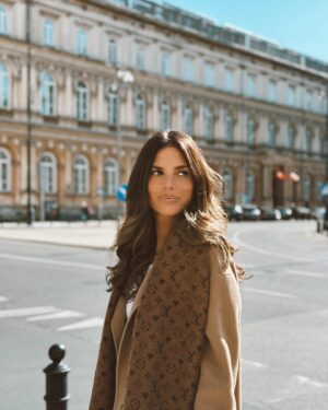 Weronika Rosati Instagram - Po dłuższej nieobecności w Polsce z zachwytem na nowo odkrywam moje ulubione miejsca w stolicy 🫶 #warszawa #warsaw