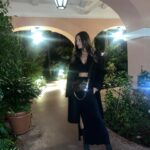 Weronika Rosati Instagram - Randomowy tygodniowy miszmasz😊 Zapraszam was dzisiaj od ok 20 ej do zadawania mi "miszmaszowych" pytań na stories - miłego weekendu!