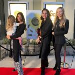 Weronika Rosati Instagram - A wonderful evening at @foxstudiolot supporting new talented filmmakers @mattbalcerek and the screening of his short film " sunflowers" 🙌🏼 Surrounded by frieeeeends @annalodej @annarozalska_ms @nikodamn @izabellamiko and many others🫶🏼