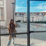 Weronika Rosati Instagram - Po dłuższej nieobecności w Polsce z zachwytem na nowo odkrywam moje ulubione miejsca w stolicy 🫶 #warszawa #warsaw