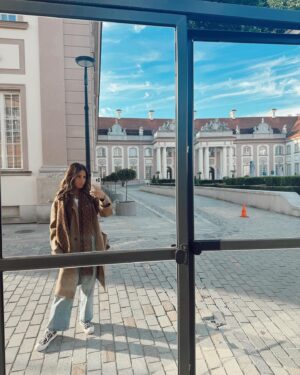 Weronika Rosati Instagram - Po dłuższej nieobecności w Polsce z zachwytem na nowo odkrywam moje ulubione miejsca w stolicy 🫶 #warszawa #warsaw