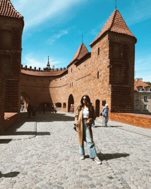 Weronika Rosati Instagram - Po dłuższej nieobecności w Polsce z zachwytem na nowo odkrywam moje ulubione miejsca w stolicy 🫶 #warszawa #warsaw