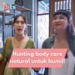 Westny Dj Instagram - Helloooooo… it’s saturday and it’s time to THE TOTS MINIVLOG! @annekejd dan @westnydj kali ini jalan-jalan santai ke Canggu, nggak cuma buat mantai, tapi juga buat cari skincare alami yang aman buat bumil dan anak! Mereka nemuin ALAM FARMA Botanical Skincare yang ada diJalan Pantai Baru Mejan - Padang Linjong no.19a, Canggu. dan asik banget ngobrol sama salah satu founder Mrs. @junglejeanne_ tentang skincare alami. Yang gong nya lagi, ALAM FARMA punya serum yang 172x lebih efektif dari vitamin C?!?!!?! Penasaran ga sih apa aja skincare yang ada di ALAM FARMA? Tonton sampai akhir yuk! Karena ada pengumuman giveaway dari ALAM FARMA! Jadi, siapin camilan, tekan play, dan ikutin keseruan Anneke dan Westny di vlog kali ini! Percaya deh, nggak mau kan ketinggalan kesempatan dapetin hadiah serunya! yukkk tonton keseruannya! Malam ini, Sabtu 11 May 2024 Jam 7 Bali time Jangan lupe follow us @the.tots.official Subscribe Shared Comments pengen ajakin bintang tamu siapa or bahas apa untuk tayangan berikutnya 👍 #TheTOTSofficial #strollingwiththetots #newjourney #totsminivlog #ceritatentangthetots __________________________________________________ Follow our Instagram The Tots https://www.instagram.com/the.tots.official/ Westny DJ https://www.instagram.com/westnydj/ Anneke https://www.instagram.com/annekejd/