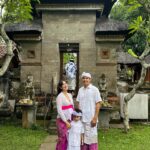 Westny Dj Instagram - Perayaan Galungan dan Kuningan kali ini Lengkap Formasi❤️ Doa yg selama ini ku bener- bener kenceng berdoa, utk keutuhan Keluarga supaya bisa merayakan Hari Raya terutama bareng suami @igwsk , tapi ISWW baik bgt, kasih tambah rejeki utk bisa Rayakan Galungan sama 1 Upcoming anggota keluarga kecil kami.. si Gembil😍 Rahajeng Galungan lan Kuningan. Ngaturang ayah-ayah suksma, peseng ihin, lan sami purna bhakti 🙏🏻 (Selamat Hari Raya Galungan dan Kuningan. Menghaturkan doa sukses, damai, dan penuh pengabdian kepada Tuhan.) #galungan #galungankuningan #tradisi #upacaraadatbali #balinese #24weekspregnant #family