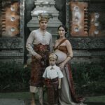 Westny Dj Instagram – pumamsam pamtram janaya tam pamanu
jayatam bhawati putranam mata jatanam javasyayam yan.🙏🏻

semoga atas ijin Tuhan dan leluhur anak hamba dalam kandungan sehat,selamat dan terlindungi dari segala kejahatan baik manusia maupun mahluk halus.🙏🏻

Styled by : @cahyadewibali @cahyadewibaliteam 
MUA: @merrydhacrosta_cahyadewiteam 
Photographed by : @oka.dharmawan 

#maternity #maternityphotography #photooftheday #photography #traditional #tradisibali #bajubali #bajuadatbali #adatbali #vintage #fotohamil #pregnant #fotokehamilan #hamil #pregnantstyle #bali #cahyadewibali