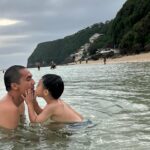 Westny Dj Instagram - That perfect timing to just have a peaceful Time.. to surrender to fulfill that empty bucket as human, to feel existed, present and Live also to be Loved🌹 #32weekspregnant #pregnant #mom #familytime #family #bonding #peaceful #mind #happiness #life #balilife #beach