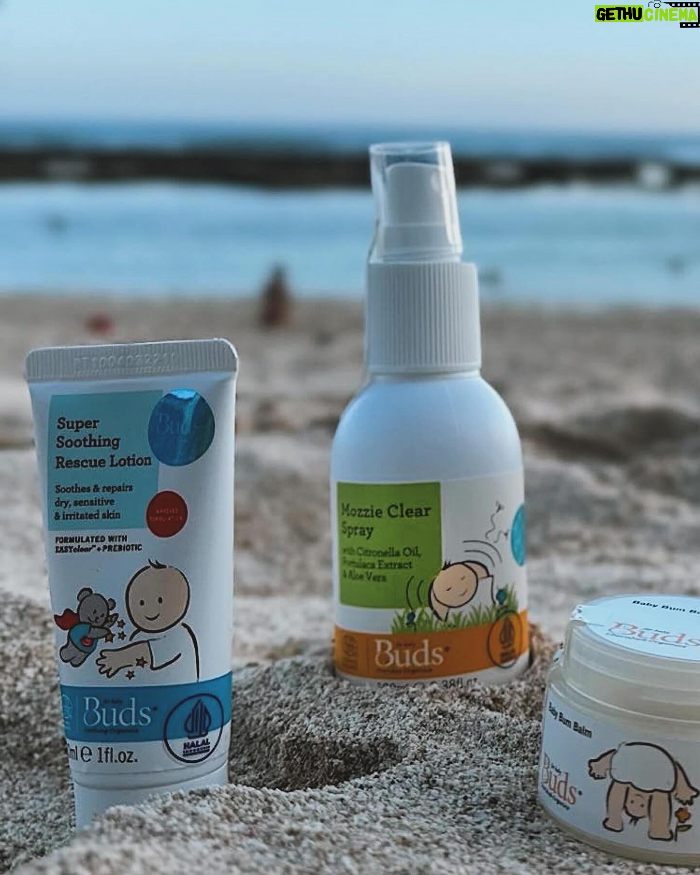 Westny Dj Instagram - @budsorganics.id has been almost whole toddler lifenya Kaimano😍 segala ingredientsnya yg organic bikin aku as mom felt that comfort utk skin needsnya Kaimano.. bahkan nanti untuk Gembilll yang sebentar lg hadir di dunia Unique ini😍 And these are My essentials needs utk kebutuhan dailynya kaimano dari kecil, From Head to Toe😍 Starting with solar Care Lotion , secara matahari Bali amazingly hot, of course kulit harus terlindungi😍 Dan kalo kulit mulai iritasi si super soothing rescue nih yg cepet bgt ilangin segala alergi, bruntusan di kulit😍! Same with Baby Bum Balm, segala perlecetan di area kulit trutama ranah bokong anak🫶🏻 such a savior! For shower head to toe cleanser helped me so much khususnya pas traveling!krn cukup 1 sabun bisa utk shampooing and showering😍, after that jgn lupa pake Mozzie Clear Spray biar para nyamuk jauh2 dari kaimano and even i can use it😍 So Moms, what's your perang Essentials untuk anak2 kalian? #budsorganics #organic #bathessentials #essentials #kids #alatmandi #baby #babystuff #babyneeds