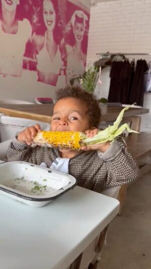 Whitney Mixter Instagram - Thank you for making me a Mama.❤️ 
Best title I’ve ever had. Best kid I could’ve ever prayed for.  Best thing I’ve ever done. I love you.

#happymothersday #ilovecorn #🌽