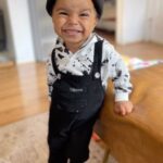 Whitney Mixter Instagram - Happy Wednesday! May your day, week, and life have as many vibes and smiles as this lil guy right here.🖤 @meccasilasmoon