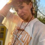 Whitney Mixter Instagram – Let the light in🌅 
Wishing everyone the most beautiful Fridayyyy! 

Shoutout to @sadasimone for the ✂️💇🏽