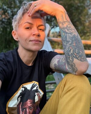 Whitney Mixter Instagram - Soaking in that 🧡✨🌅