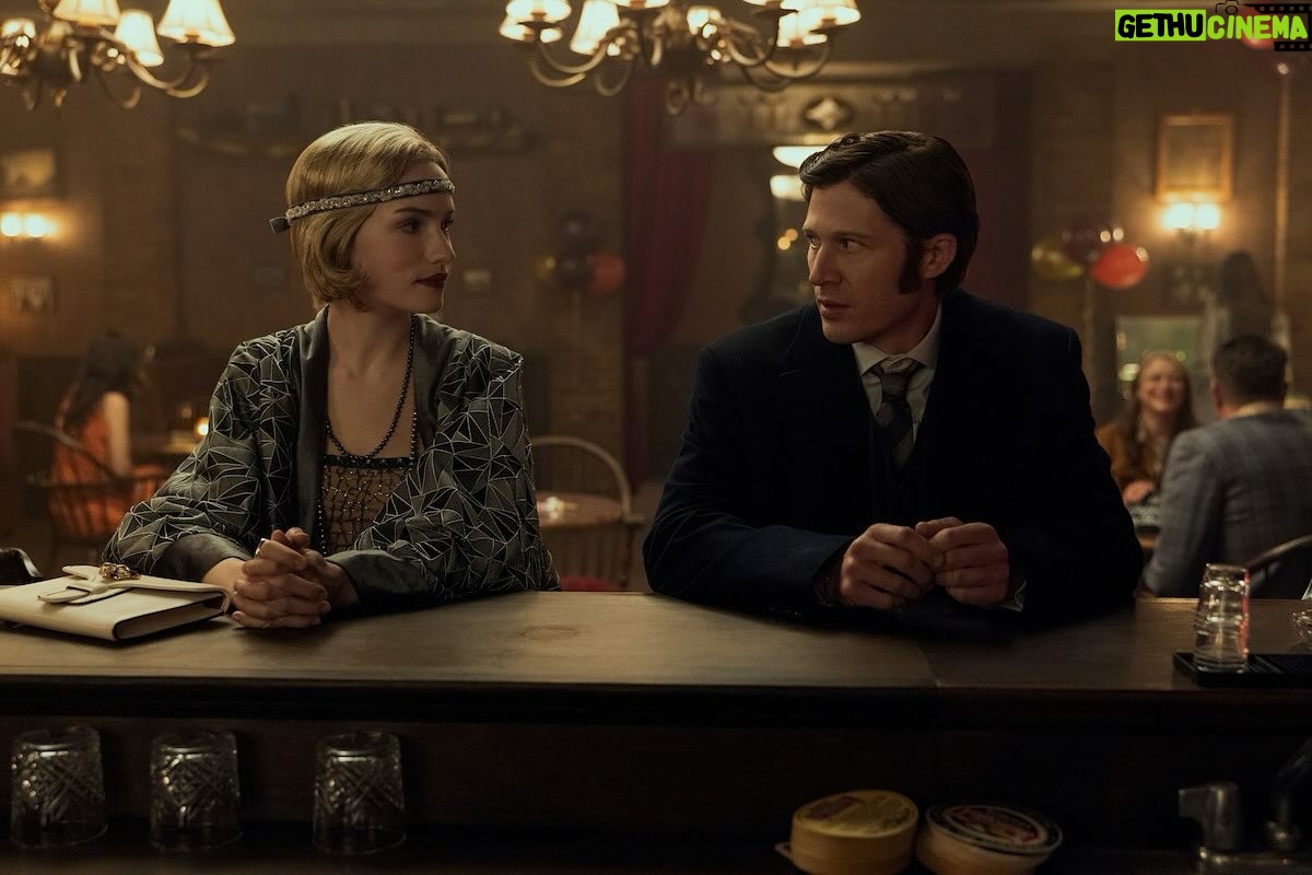 Willa Fitzgerald - 21.9K Likes - 118 days of solidarity, and we made it to the other side ā to celebrate, one of my favorite stills from #TheFallOfTheHouseOfUsher #sagaftrastrong