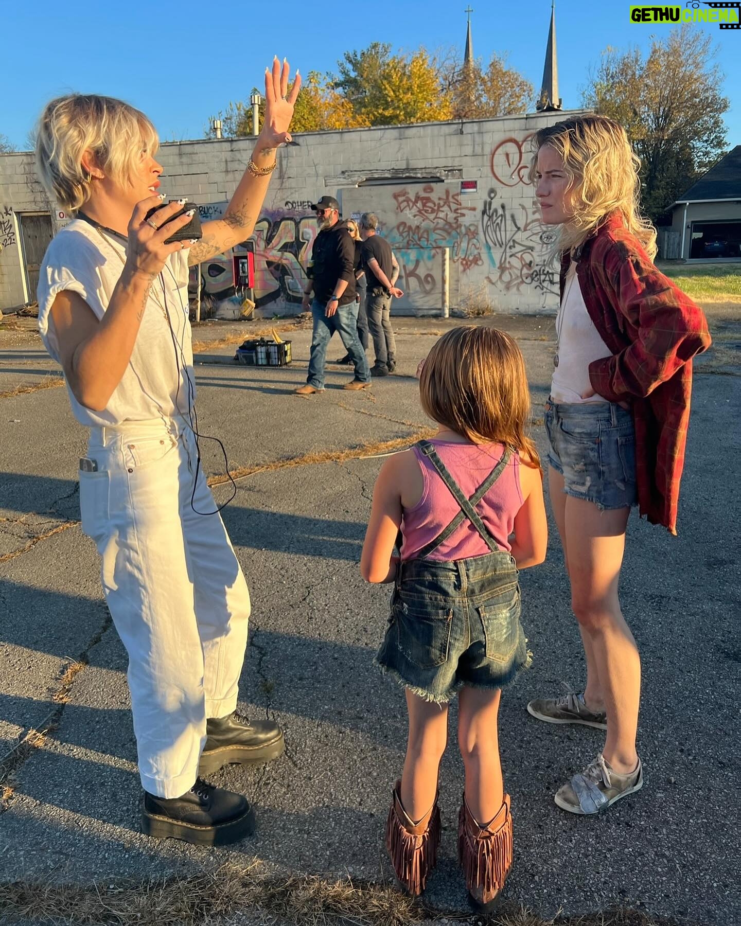 Willa Fitzgerald - 29.4K Likes - More #BTS of DESPERATION ROAD feat. @pyperbraun and @nadinecrocker ⨠go watch in theaters and on demand āØ