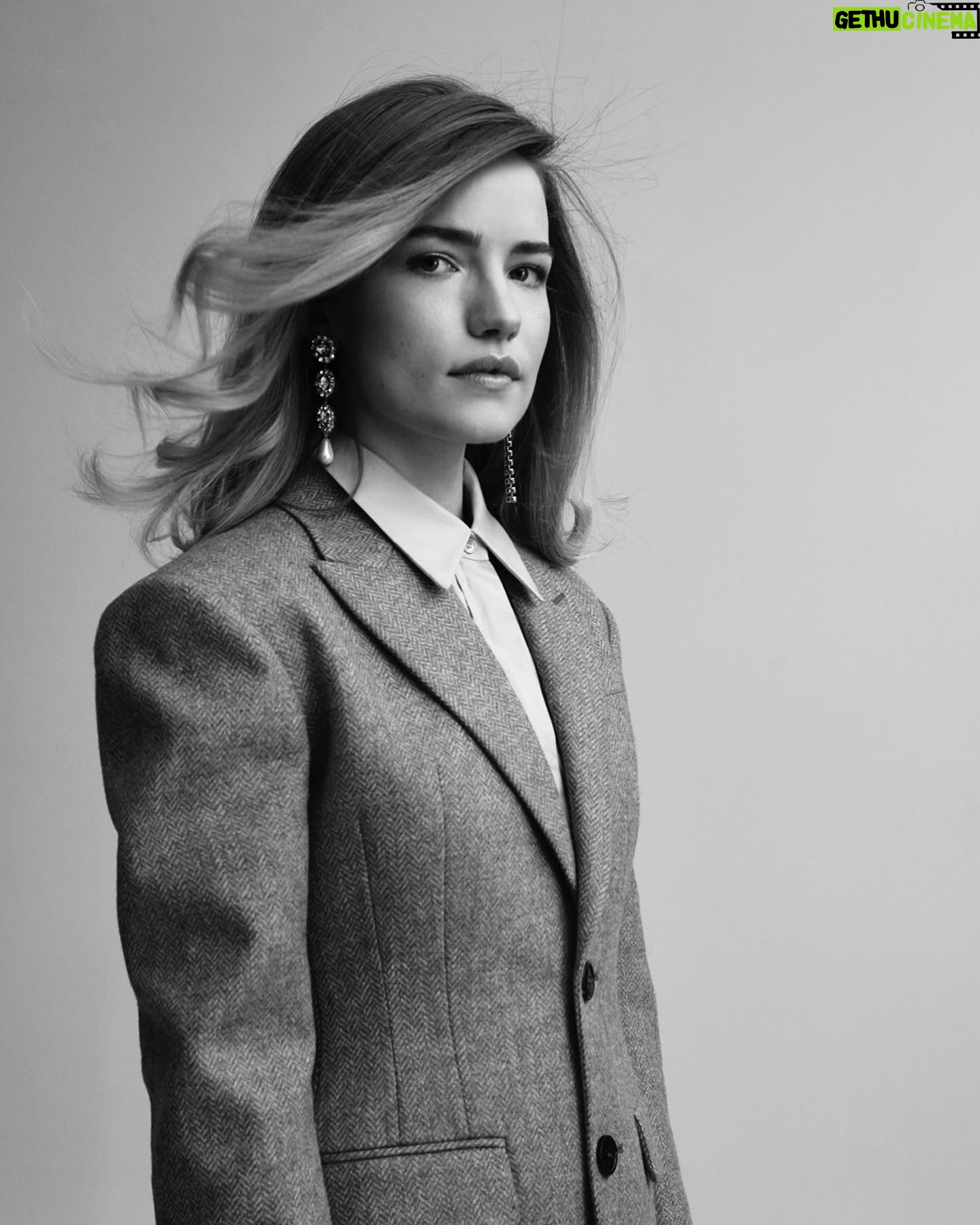 Willa Fitzgerald - 19.3K Likes - Sheās a character