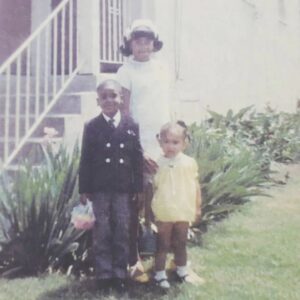 Windi Washington Instagram - "More than anything." —Sunday Service Choir
🙏🏽 He Has Risen, Amen. Matthew 28:6 🤲🏽🌎💜☮️✝️🎶 #superSOULsunday be still. ONE LOVE.

#LAkids from The Neighborhood 🏁💨 #crenshawdistrict 

(#eastersunday 🐣🌸🐇 photographer & fashion stylist, My Mommy)
.
.
.
.
.
.
.
.
.

#windiwashington #windiworlddaily #mediamogul #entertainment #fashion #beauty #lifestyle #ceo #founder #author #actress #producer #executiveproducer #creativedirector #contentcreator #womeninentertainment #womeninfilm #womenintv #womeninmedia #entertainmentexecutive #film #television #losangeles #hollywood