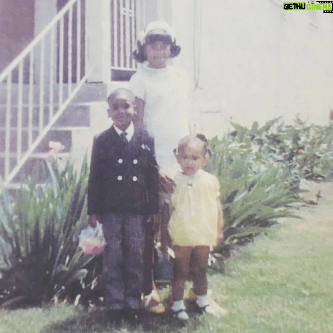 Windi Washington - 3 Likes - "More than anything." —Sunday Service Choir
🙏🏽 He Has Risen, Amen. Matthew 28:6 🤲🏽🌎💜☮️✝️🎶 #superSOULsunday be still. ONE LOVE.
#LAkids from The Neighborhood 🏁💨 #crenshawdistrict
(#eastersunday 🐣🌸🐇 photographer & fashion stylist, My Mommy)
.
.
.
.
.
.
.
.
.
#windiwashington #windiworlddaily #mediamogul #entertainment #fashion #beauty #lifestyle #ceo #founder #author #actress #producer #executiveproducer #creativedirector #contentcreator #womeninentertainment #womeninfilm #womenintv #womeninmedia #entertainmentexecutive #film #television #losangeles #hollywood