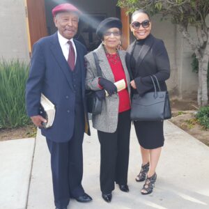 Windi Washington Instagram - "On this Father's Day, I celebrate the father who taught me about God's greatest gifts—love, faith, and family. Your unwavering devotion to your children, your parents, my mother and step-mother is a testament to the boundless love that God has blessed us with. Thank you for your heritage, wisdom, knowledge, and creating us—your children, your treasures unto this world. I love you Dad!" —Windi Washington 🙏🏽❤️✨️ #afatherslove #daddysgirl #happyfathersday

(📷 dad, grandma, me at church Los Angeles, California. December 27, 2017.) #familyfirst #love #faith #family