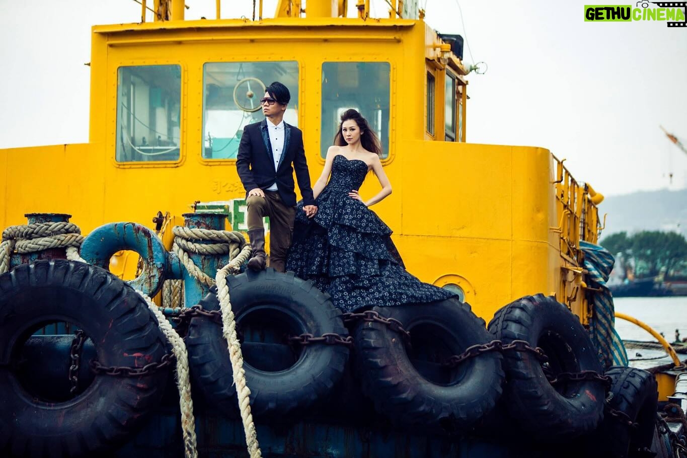 Windie Chang - 4.1K Likes - 今天是5/20,也是我跟龍哥登記結婚的日子💯再次獻上我們的婚紗照(偶爾拿出來看一下🫣)
但真的好愛我們的婚紗照🫶🏻也謝謝我的婚紗總監李明川,川川老師當時大力的幫忙