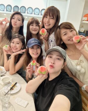 Windie Chang Instagram - 天使媽媽❤️謝謝妳生下我，謝謝妳教我要一直做一個善良的人🫶🏻

我會繼續帶著妳未能完成的能量好好走下去💕
張棋惠生日快樂🎂

開始開放大家的祝福啦㊗️🎂🎂