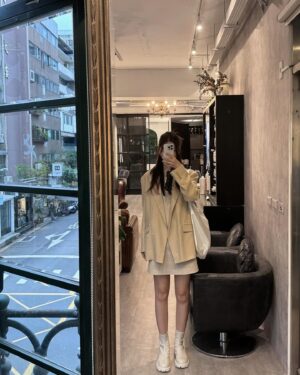 Winnie Wu Instagram - Happy birthday to me！

繼續當隻快快樂樂的羊
謝謝大家的祝福🤎🎂🫶🏻✨
